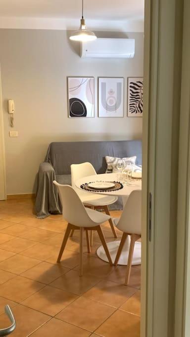 Nest House - Esclusivo Appartamento Marina Di Olbia- Mater Olbia - Beaches - Close To The Airport - Private Parking- Full Comforts - Kültér fotó