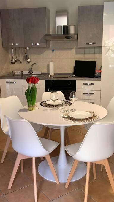 Nest House - Esclusivo Appartamento Marina Di Olbia- Mater Olbia - Beaches - Close To The Airport - Private Parking- Full Comforts - Kültér fotó